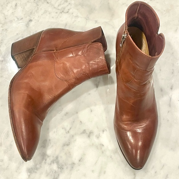 Diva Shoes Firenze Shoes - Diva Shoes Firenze Italian Cognac Leather Ankle Boots, zip, 40, EUC